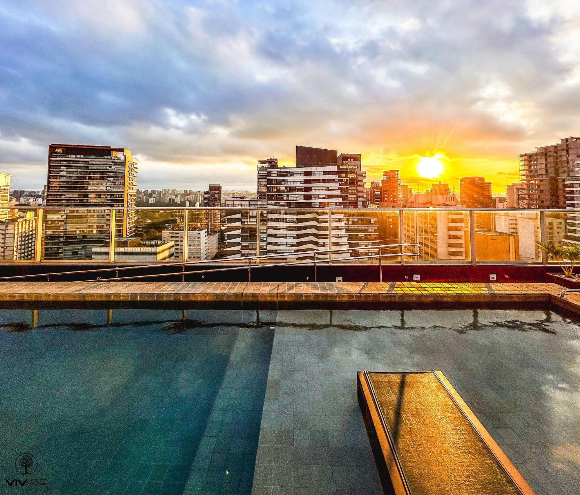 Seasons Pinheiros - Px Hosp Das Clinicas/reboucas * São Paulo